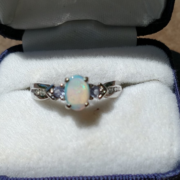 14K detailed Blue Opal Ring with Diamonds - Picture 10 of 12